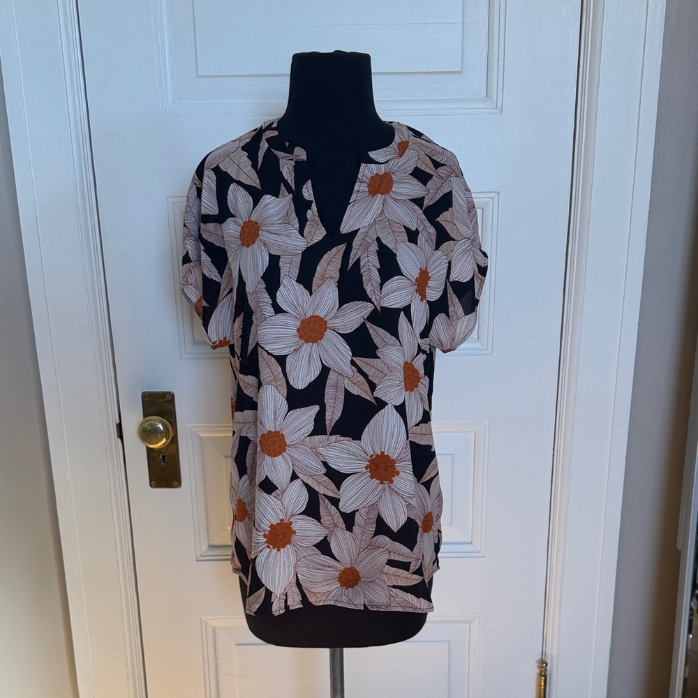 CAbi 4540 Meadow Top Daisy Print NWT Sz XS